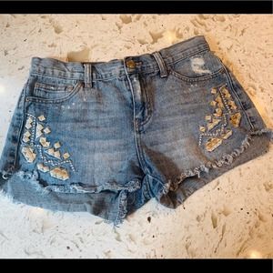 Free People denim embroidered shorts size 26